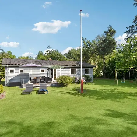 4 Bedroom Cozy In Σπίτι διακοπών *