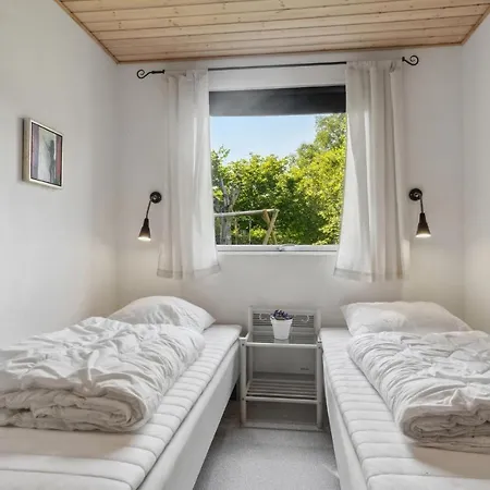4 Bedroom Cozy In