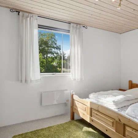 4 Bedroom Cozy In